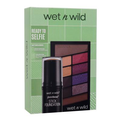 Wet n Wild Ready To Selfie Darilni set puder v stiku Photo Focus Stick Foundation 12 g Soft Beige + paletka senčil za oči Color Icon 10 Panshadow Palette 10 g V.I. Purple poškodovana škatla