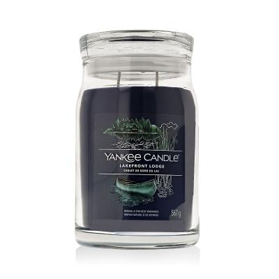 Yankee Candle Signature Lakefront Lodge Dišeča svečka 567 g
